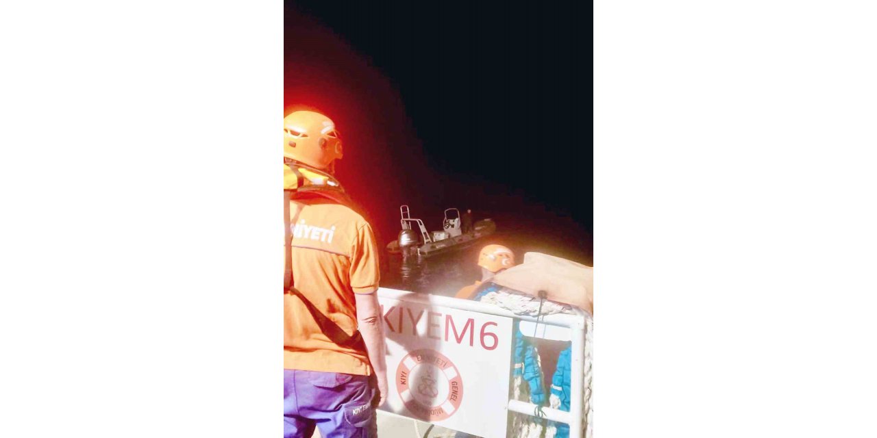 Motoru arızalanan botu KIYEM ekipleri kurtardı