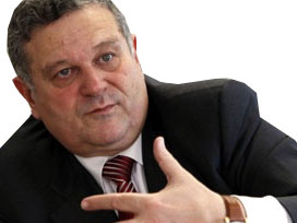 İlseven, Gürsel Tekin'e resti çekti