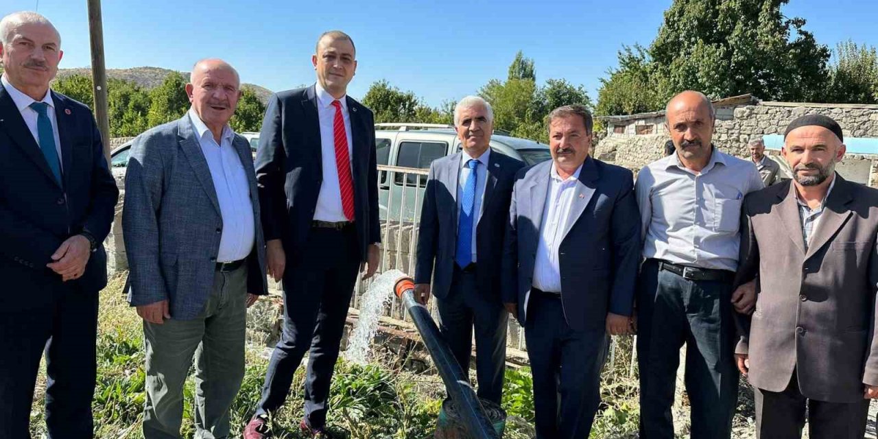 Bayırbağ’da su kuyusu açılarak evlerin içme su şebekesine takviye yapıldı