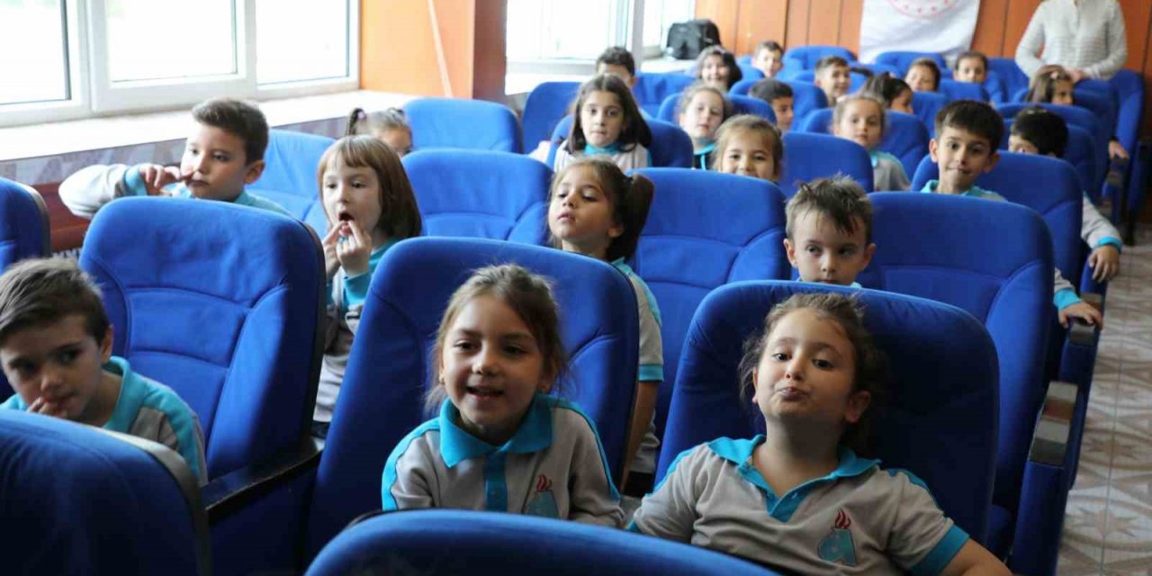 Eskişehir’de bin 150 öğrenciye hayvan hakları eğitimi verildi