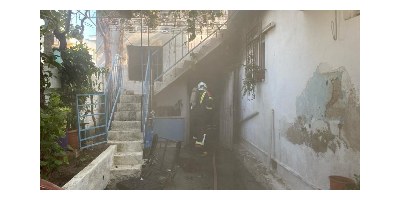 Aydın’da ev yangını panikletti