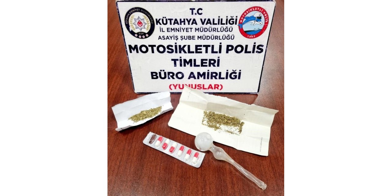 Kütahya’da Yunus Timleri bir araçta uyuşturucu ele geçirdi