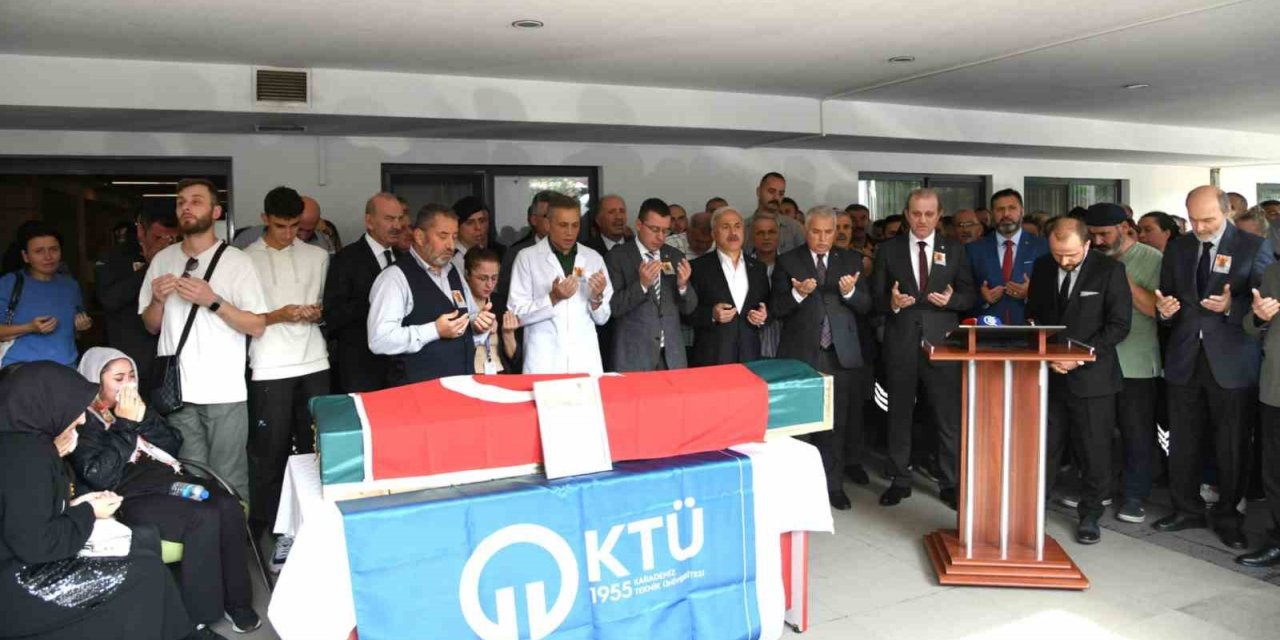 Acil serviste arbede sonrası kalp krizi geçirerek yaşam mücadelesini kaybeden güvenlik görevlisi için tören düzenlendi