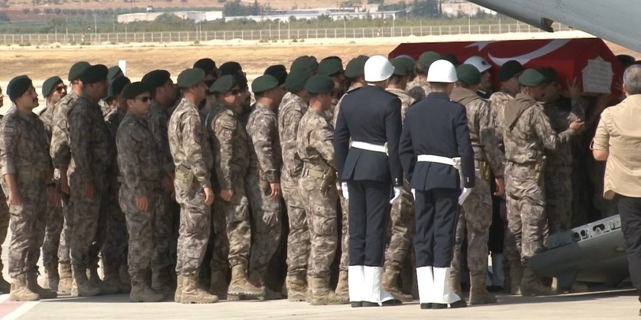 Şehit özel harekat polisi Hüseyin Şimşek'in naaşı memleketine uğurlandı