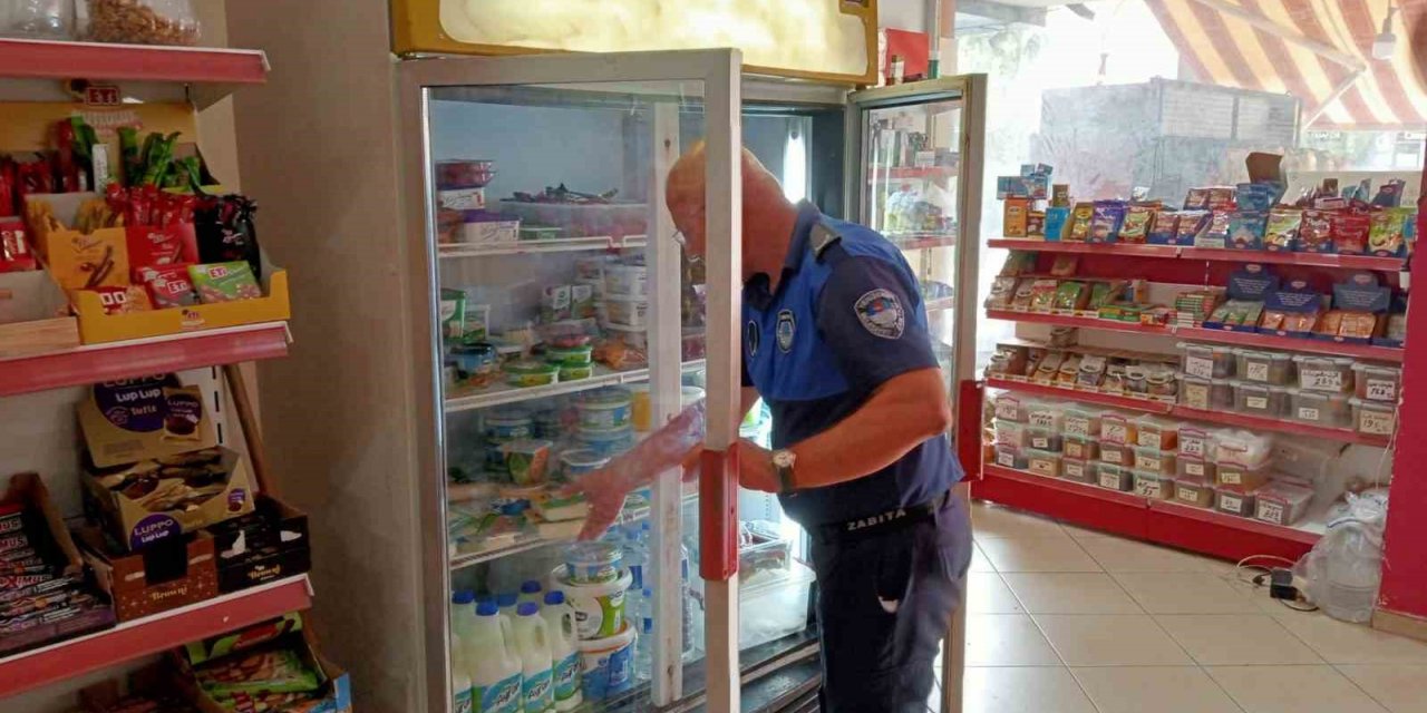 Mersin’de tarihi geçmiş ürün satan işletme hakkında yasal işlem başlatıldı