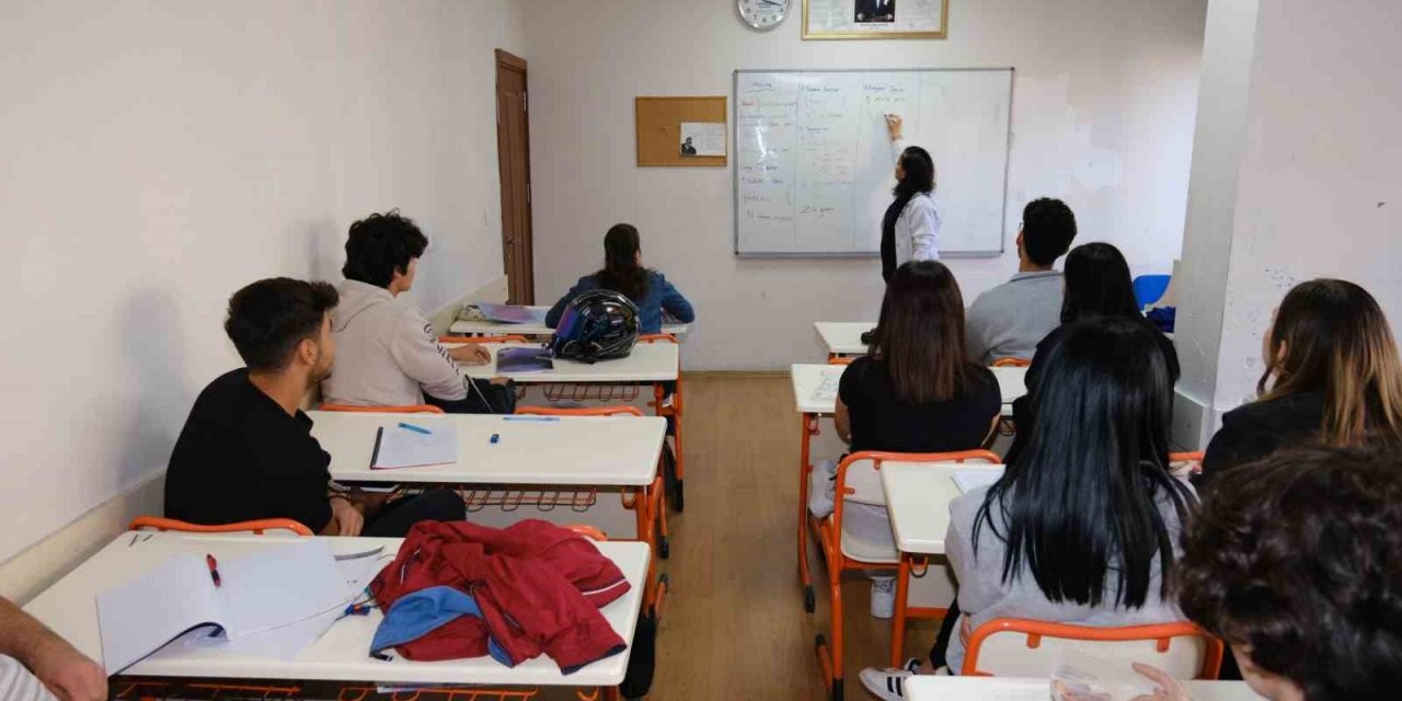 YEGEM’de eğitimler sürüyor