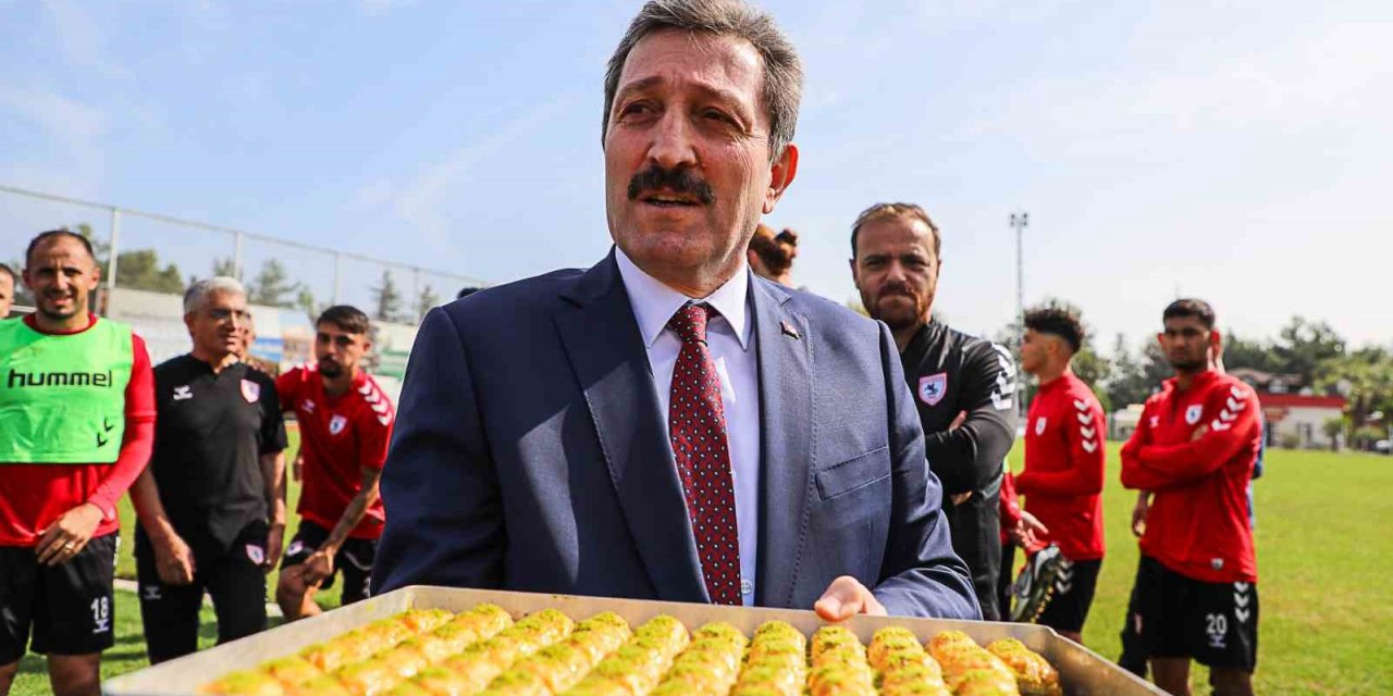 Vali Tavlı’dan Samsunspor’a baklava dopingi