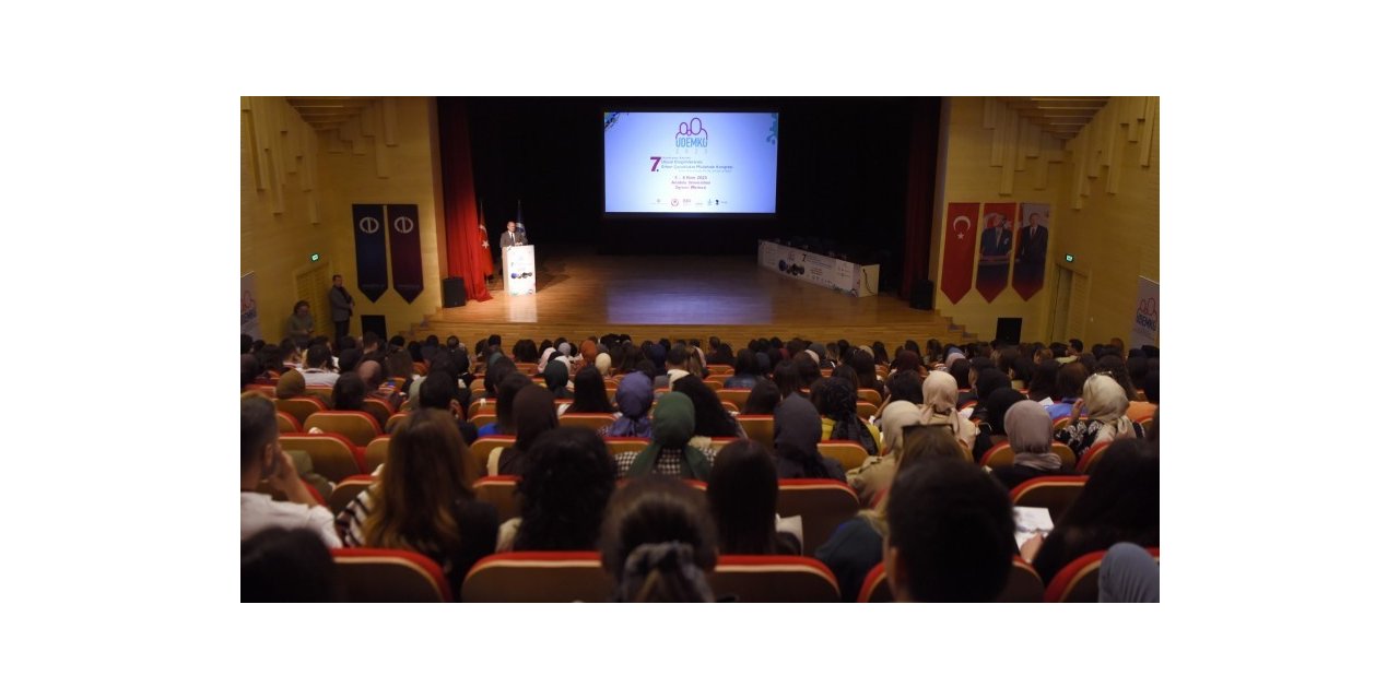 UDEMKO 2023 Anadolu Üniversitesi ev sahipliğinde başladı