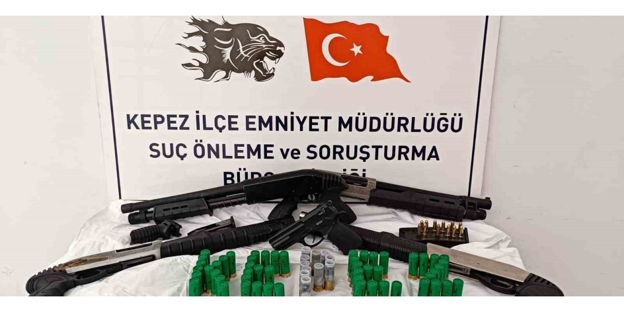 İş yerinde 4 pompalı tüfek ve 1 tabanca ele geçirildi: 1 gözaltı