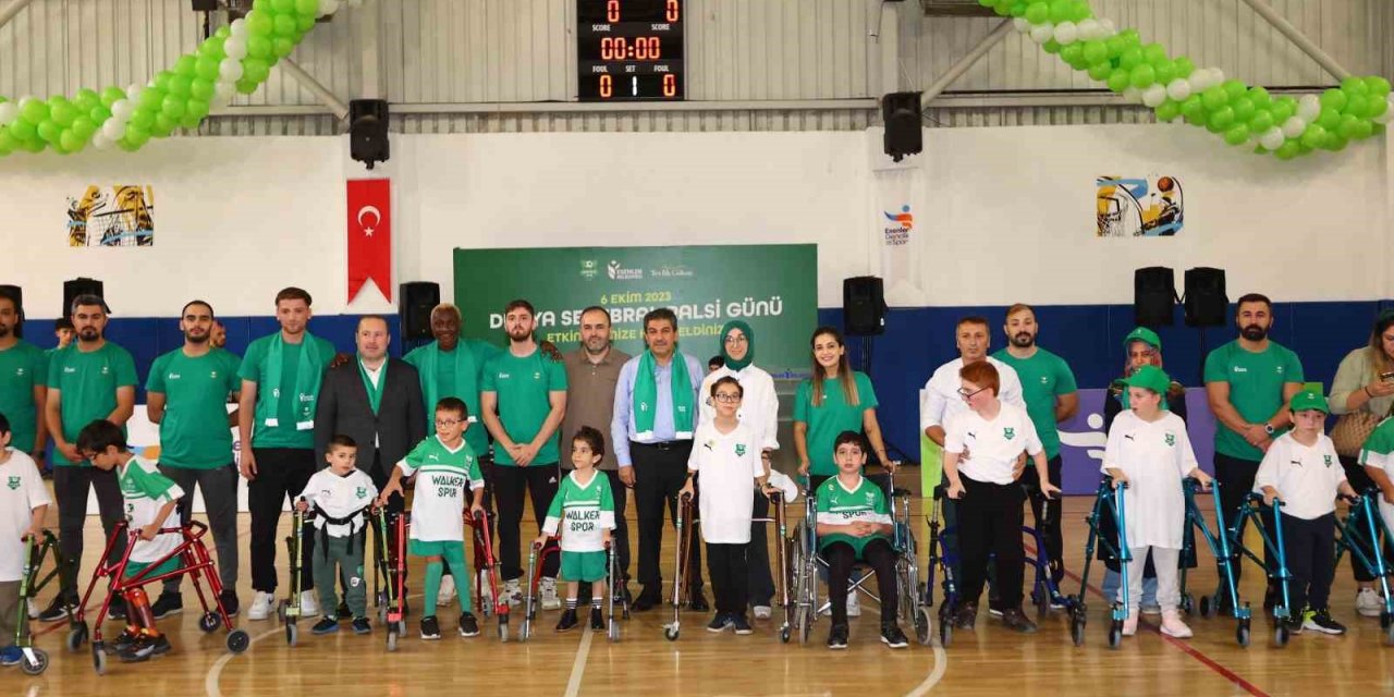 Esenler’de serebral palsili çocukların İbrahim Yattara hayali gerçek oldu