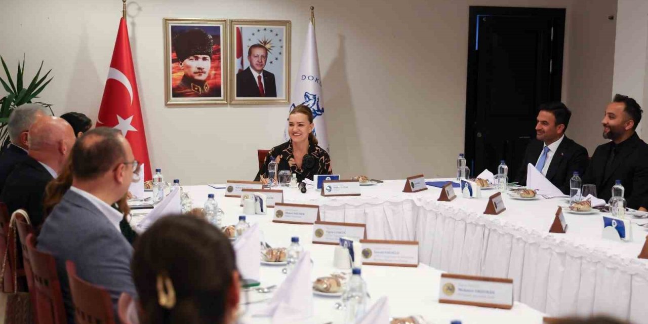 Rektör Hotar, tıp fakültesi öğretim üyeleriyle bir araya geldi