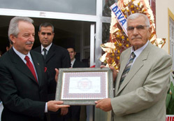 Altındağ'a plaket