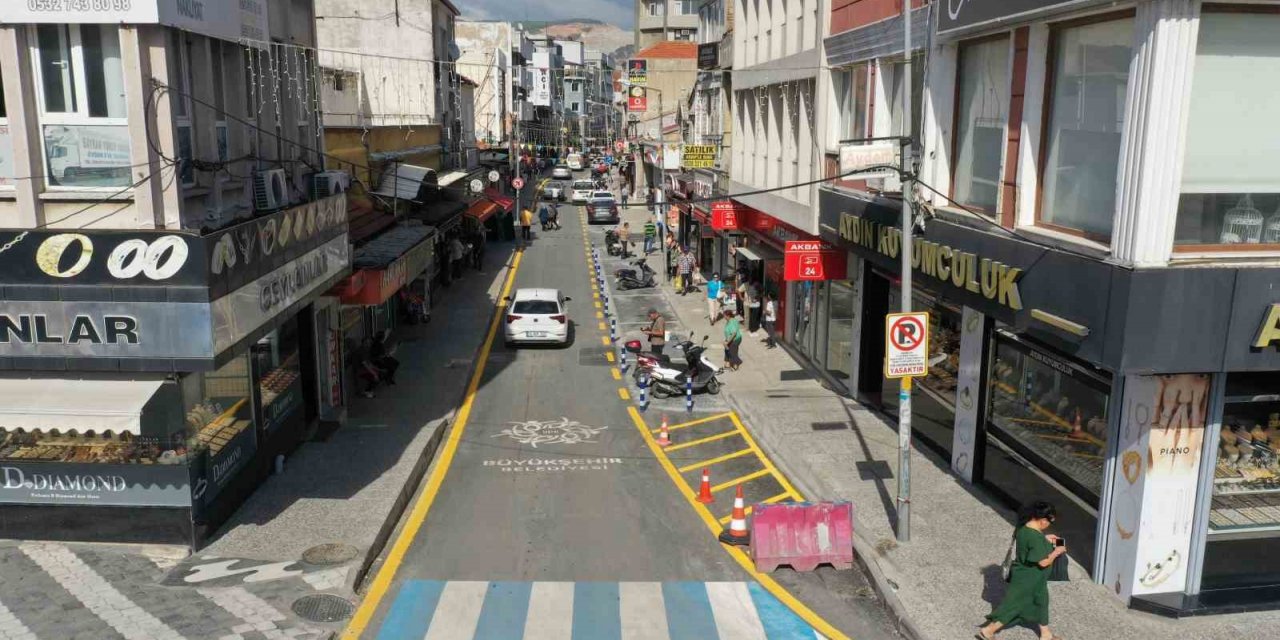 Söke’de esnaflar Büyükşehir’in çalışmalarını memnuniyetle karşılıyor
