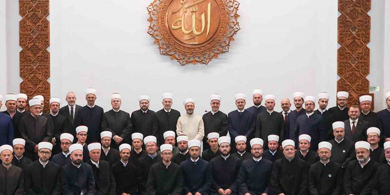 Diyanet İşleri Başkanı Erbaş: “Kur’an-ı Kerim’e ve Resulünün sünnetine sarılarak yürümeye devam ediyoruz”
