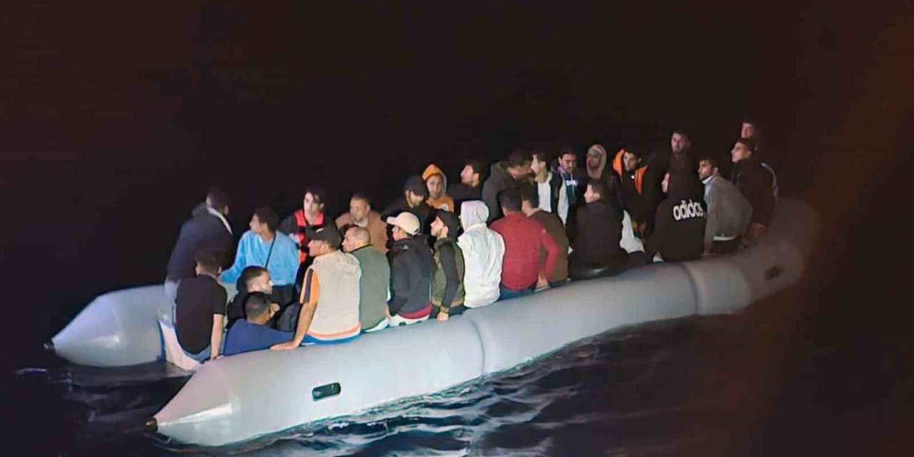 Marmaris’te 45 düzensiz göçmen kurtarıldı