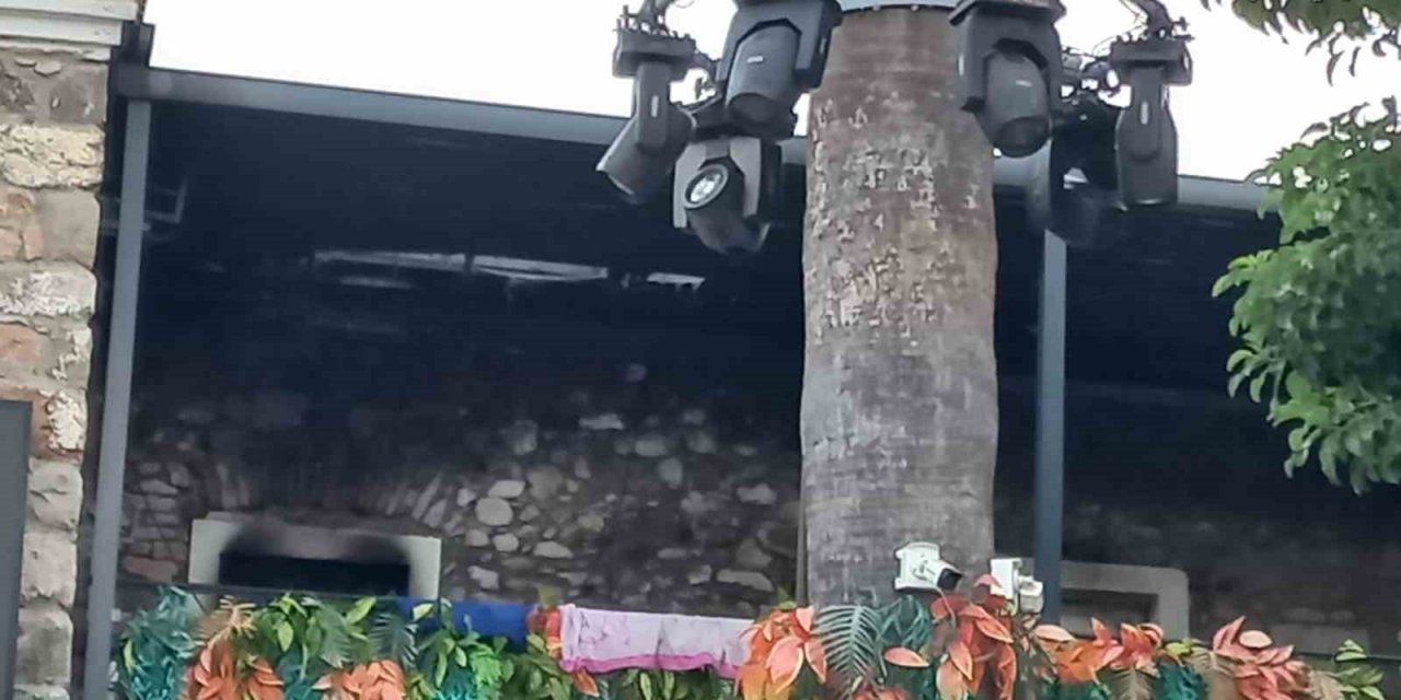 Eğlence mekanında yangın paniği