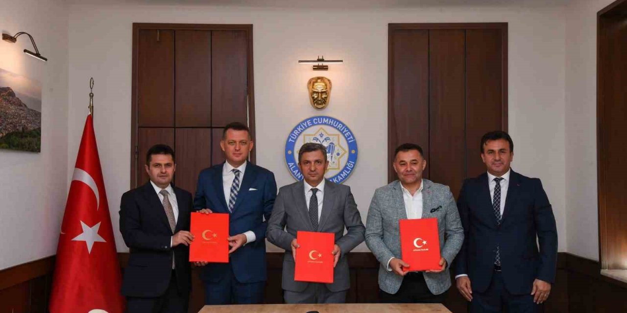 Alanya’ya 24 derslikli okul için protokol imzalandı