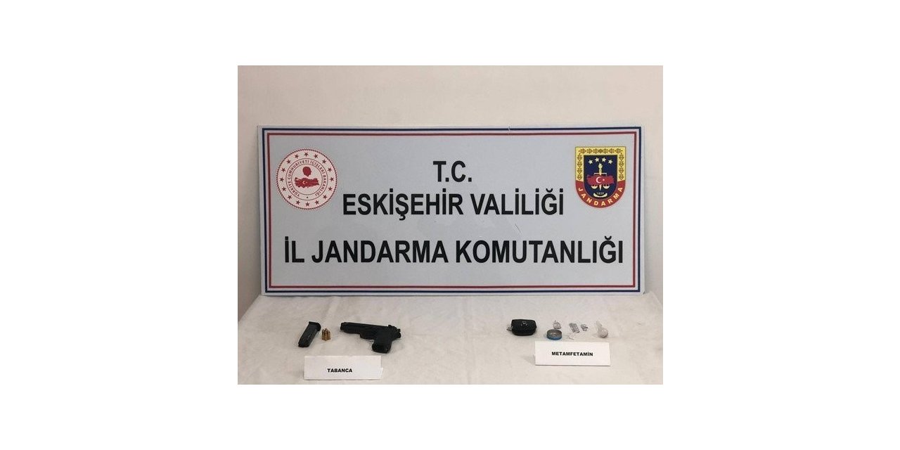 Eskişehir'de kaza yapan araç ve içinden çıkan gerçekler