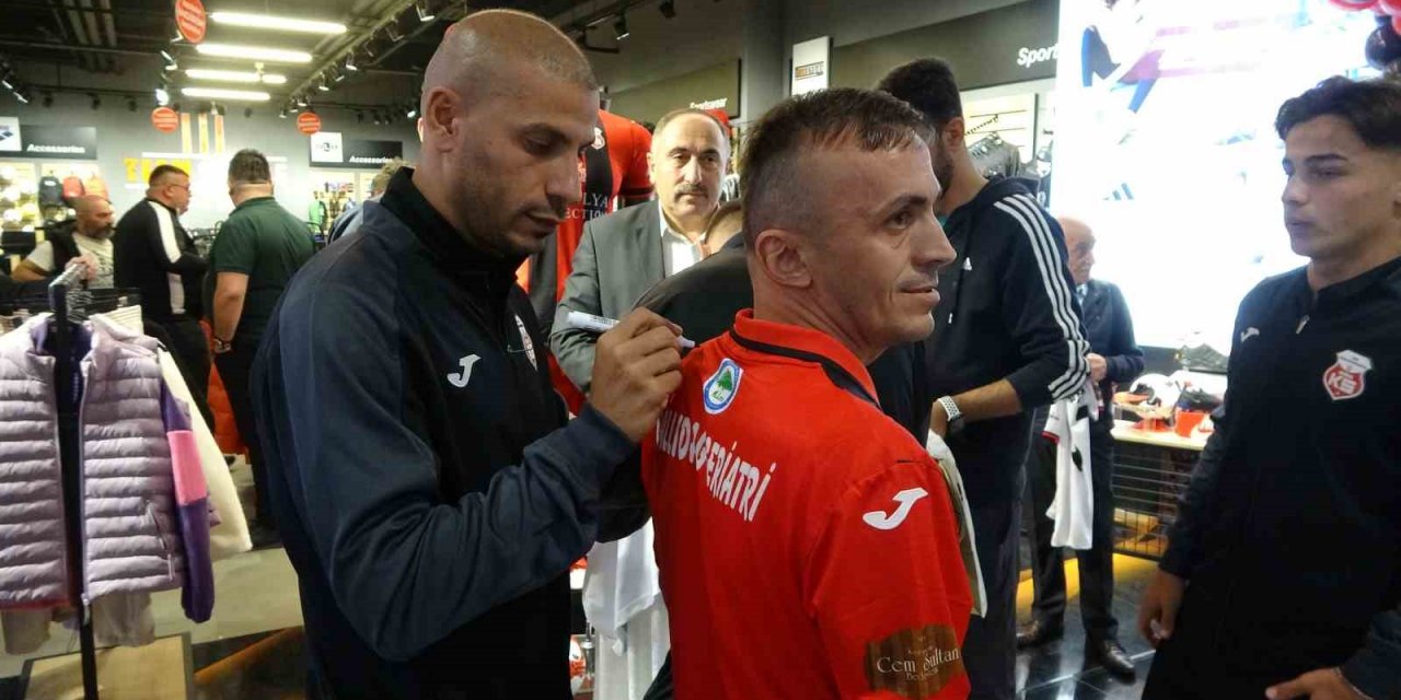 GMG Kastamonuspor, zorlu karşılaşma öncesinde taraftarıyla buluştu