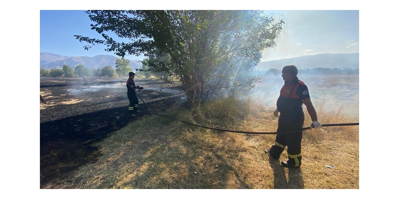 Erzincan’da çıkan ot yangınları söndürüldü