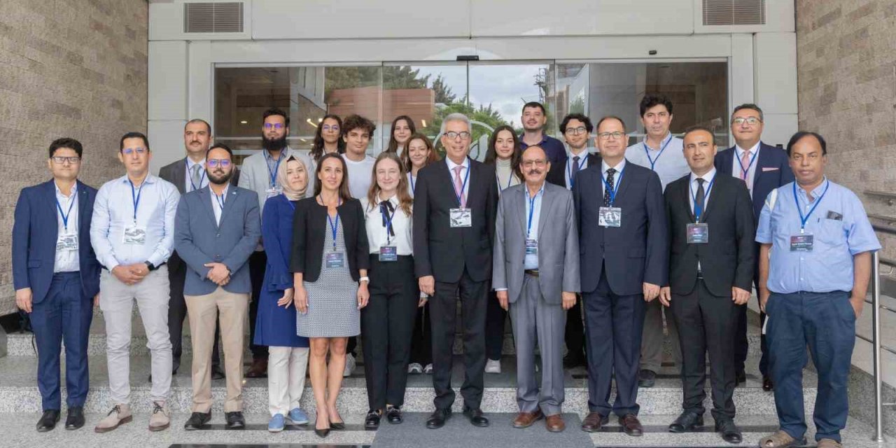 Bilim adamları ‘Sürdürülebilirlik’ için İzmir’de buluştu