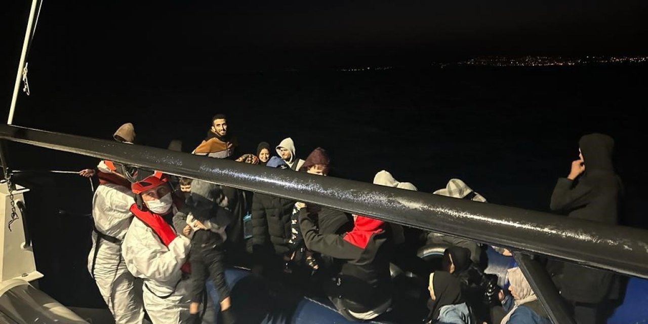 Mobil radarın tespit ettiği 29 düzensiz göçmen yakalandı