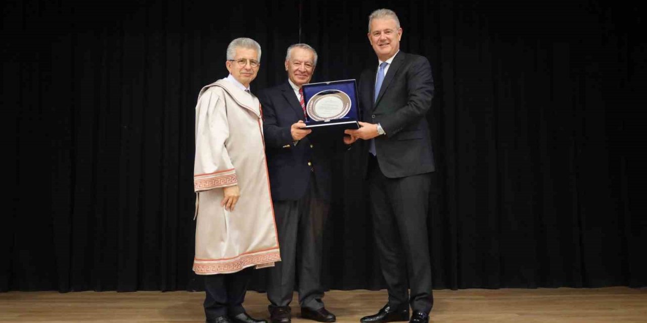 İzmir Ekonomi’nin 23’üncü gurur yılı