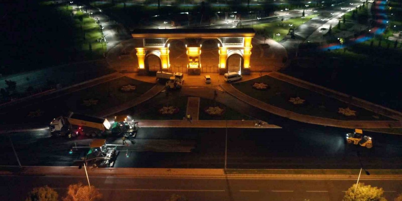 Büyükşehir Belediyesi’nden gece mesaisi