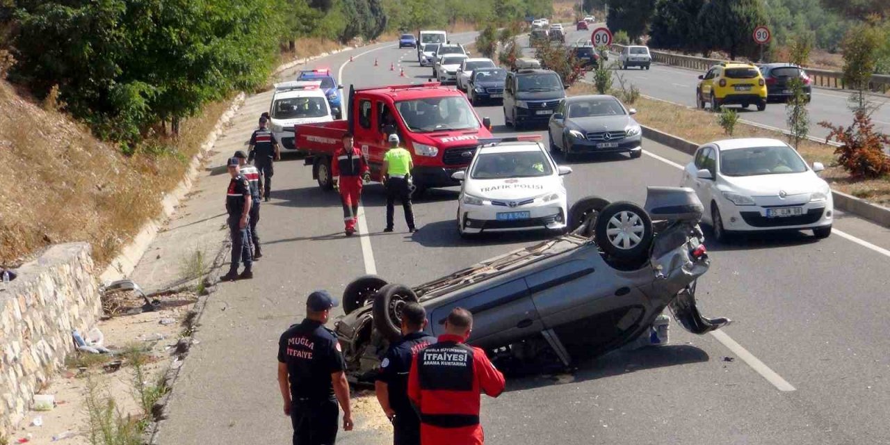 Araç takla attı: 3 yaralı