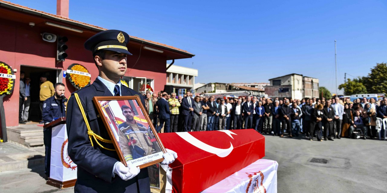 Keçiören İtfaiye Eri Yangında Şehit Oldu, Cenazesi Eskişehir'e Uğurlandı