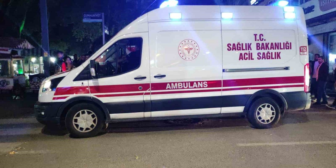 Kocaeli’de iki grup arasında kavga: 23 yaşındaki genç göğsünden bıçaklandı