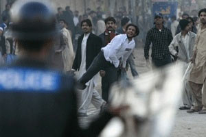 Çatışmalarda ölü sayısı 20'ye yükseldi