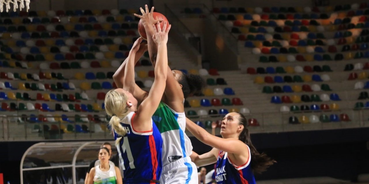 KBSL: İzmit Belediyespor: 64 - Emlak Konut: 85