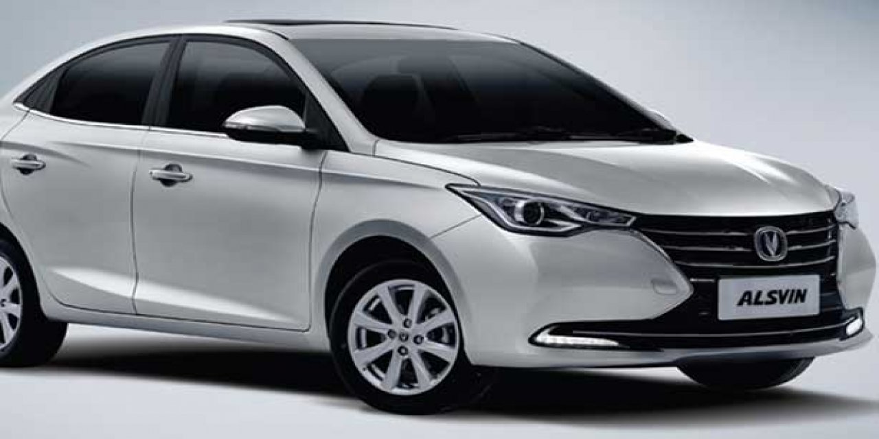 Fiyatı yüzünden piyasa ikiye bölündü! 300 bin liraya sıfır otomobil