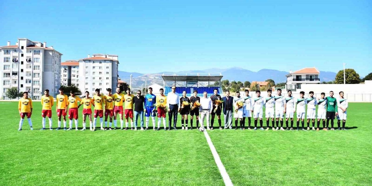 Emet’te yeni statta ilk resmi maç