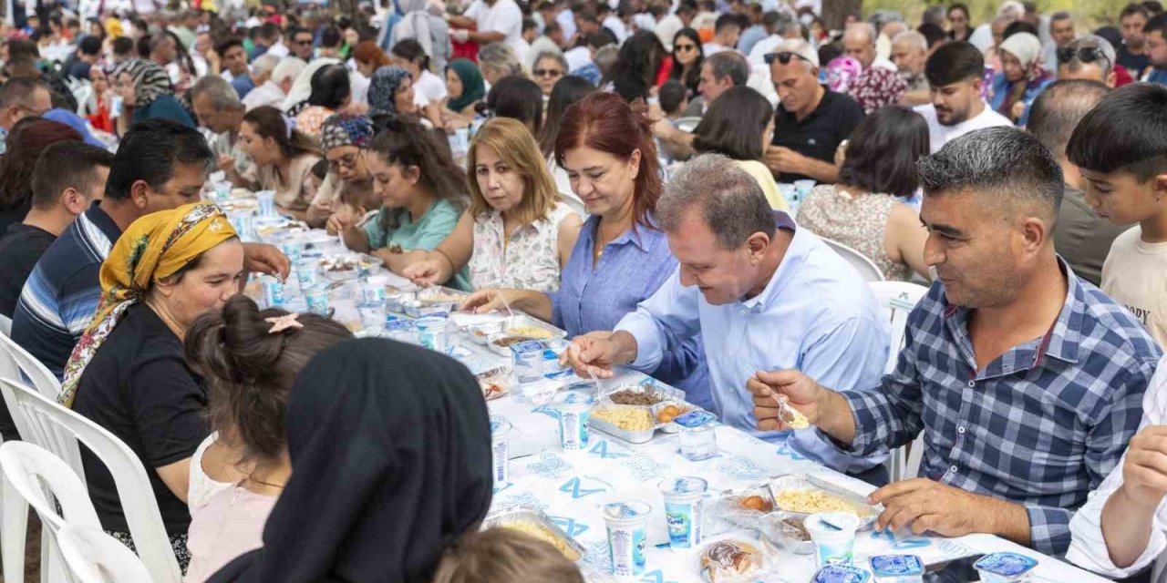 Başkan Seçer: "Memleketimize hizmet eden taş üstüne taş koyan herkesi çok seviyoruz"