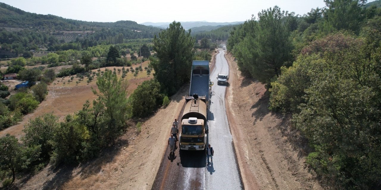 Akhisar’da 111 kilometre asfalt çalışması