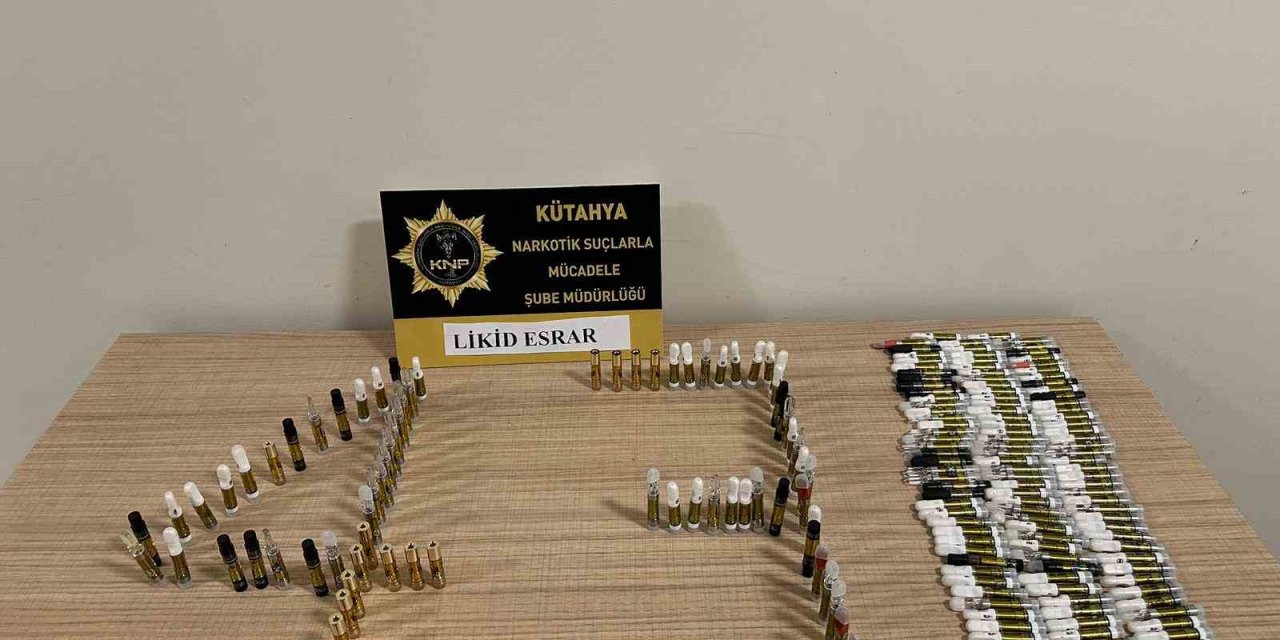 Kütahya’da otobüs yolcusunun üzerinde uyuşturucu ele geçirildi