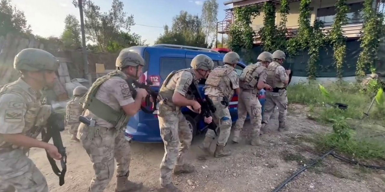 Bakan Yerlikaya’nın açıkladığı operasyonda Sakarya’dan 2 zehir taciri yakalandı