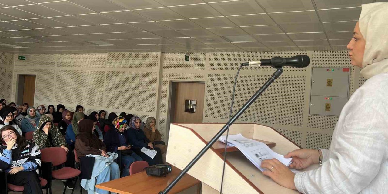 Kütahya’da 110 lise öğrencisine "Gıda Güvenilirliği ve Gıda İsrafı" konulu eğitim verildi