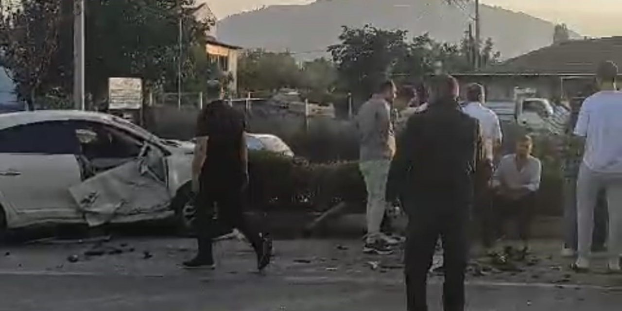 Kafa kafaya çarpıştılar: 2 yaralı