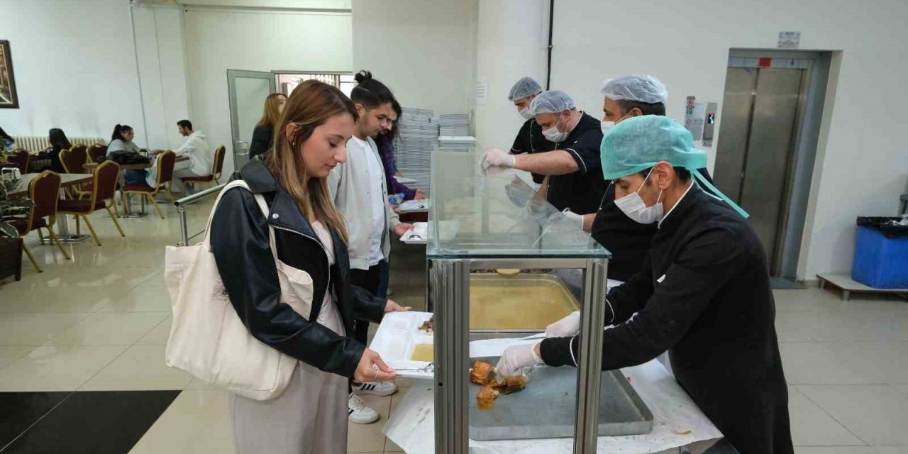 TOGÜ’de ilk defa öğrenciler kendi yemeğini belirledi