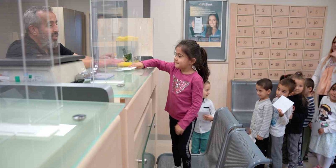 AÇEM’li çocuklar Dünya Posta Günü’nde Hatay’daki arkadaşlarını unutmadı