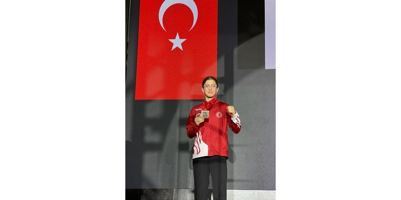 ZBEÜ Öğrencisi Sude Nur Basancı’dan IFMA Dünya Şampiyonasında ikincilik başarısı