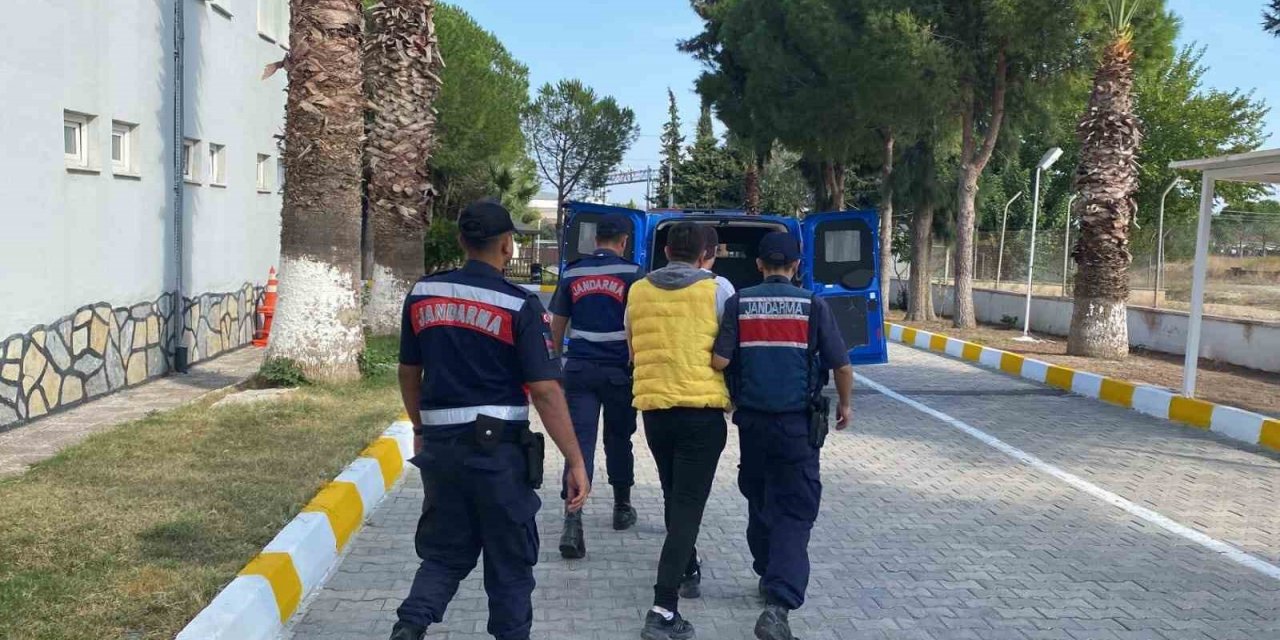 İzmir’de 464 düzensiz göçmen yakalandı, 12 organizatör tutuklandı