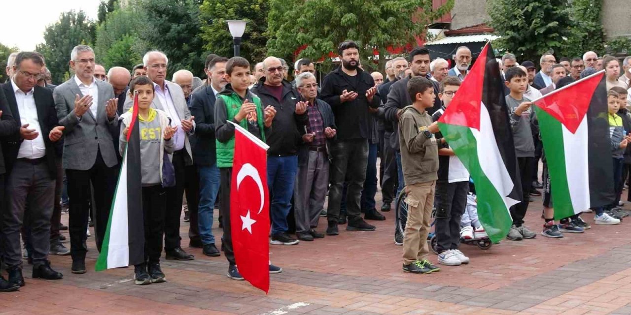 Tavşanlı Filistin için tem yumruk oldu