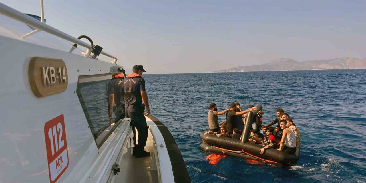 Marmaris’te 61 düzensiz göçmen kurtarıldı