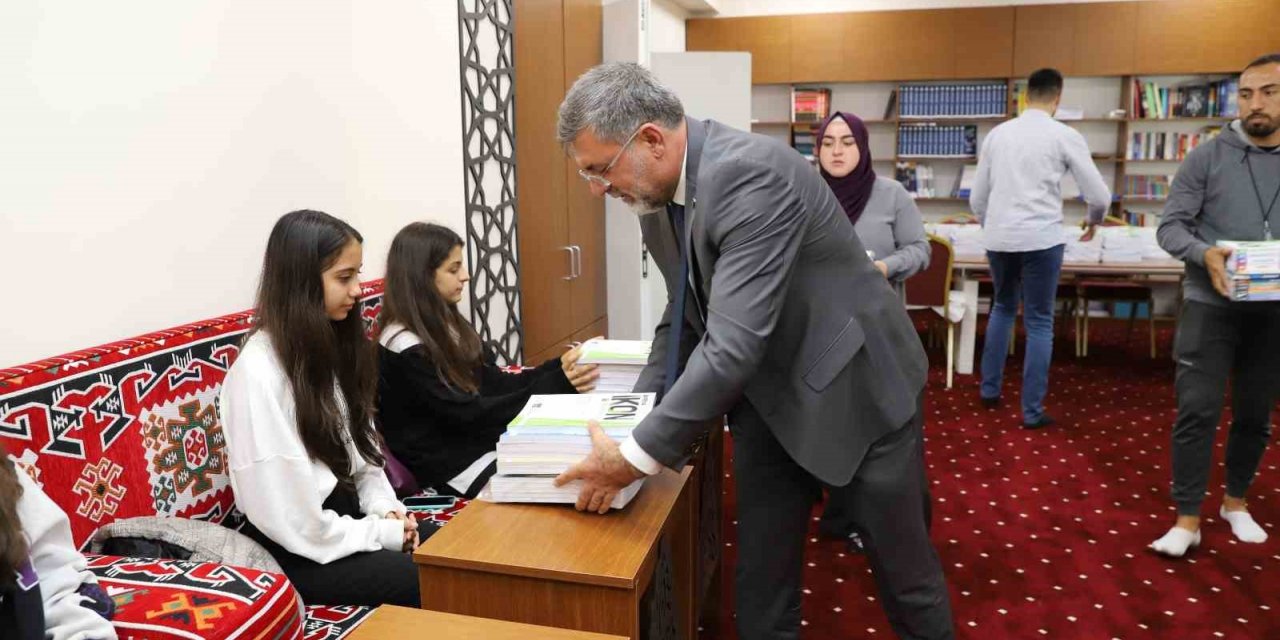 Kepsut’ta Eren Bülbüller yetişiyor