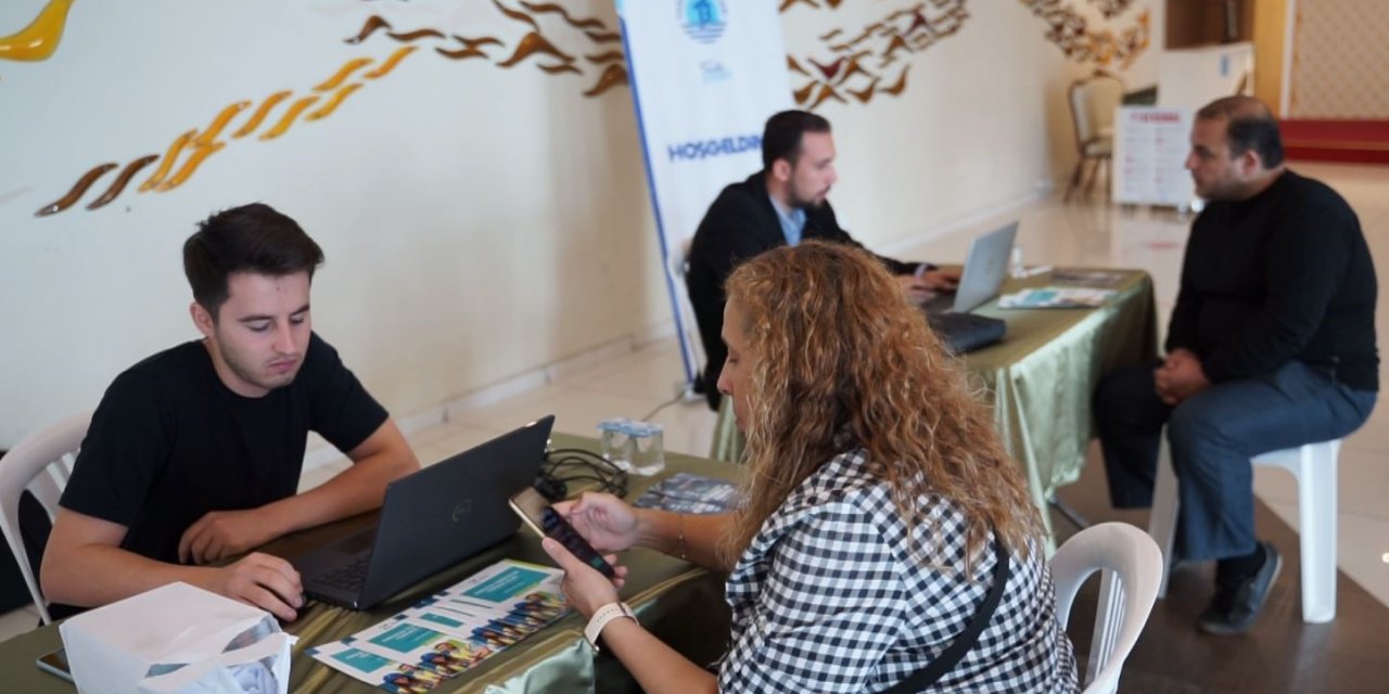 Tuzla Belediyesinin organize ettiği toplu iş görüşmesinde 38 kişi Amazon’da işe başladı