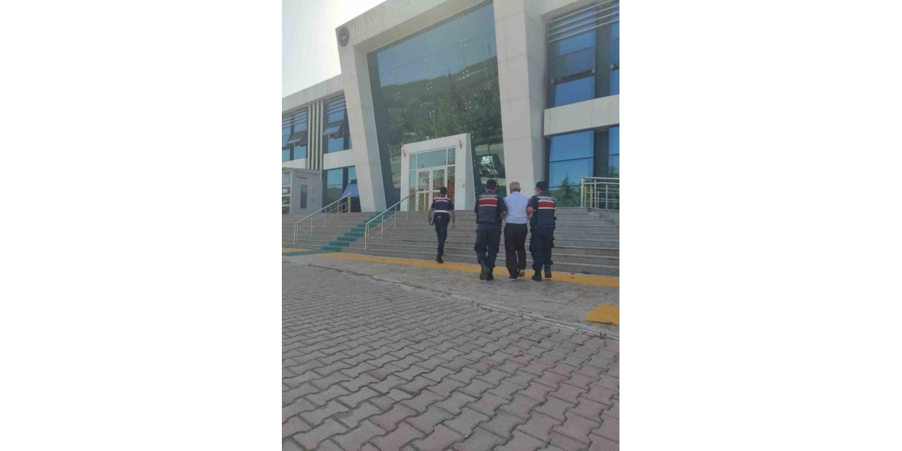 Burdur’da jandarma asayiş çalışmalarında yakalanan 4 şüpheli tutuklandı